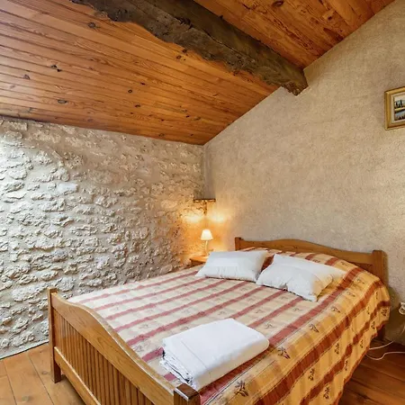 Maison Spacieuse A Thenac Avec Piscine Privee *