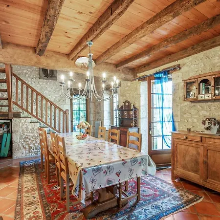 Σπίτι διακοπών Maison Spacieuse A Thenac Avec Piscine Privee