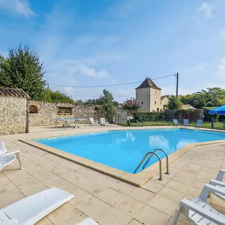 Maison Spacieuse A Thenac Avec Piscine Privee Les Vachers