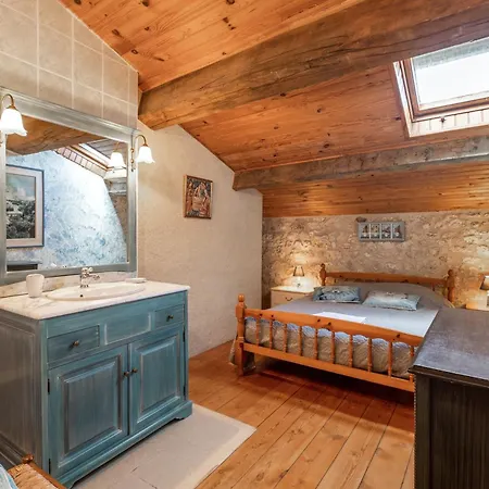 Maison Spacieuse A Thenac Avec Piscine Privee Σπίτι διακοπών *