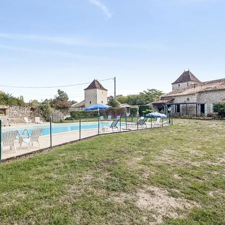 Maison Spacieuse A Thenac Avec Piscine Privee Σπίτι διακοπών *
